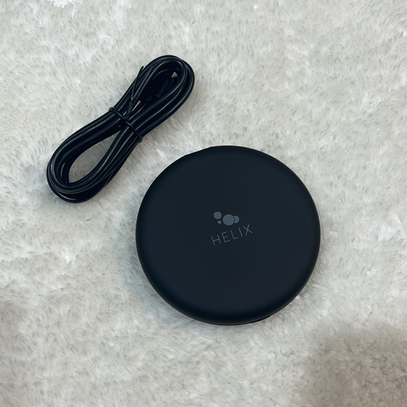 Helix 10W+10W Dual Wireless Charger - Picture 11 of 11